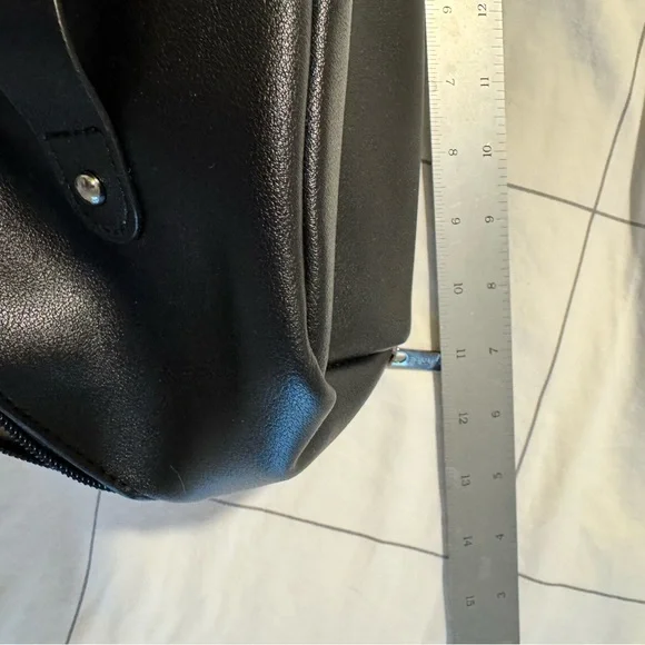 Black cosmetics bag - Picture 5 of 6